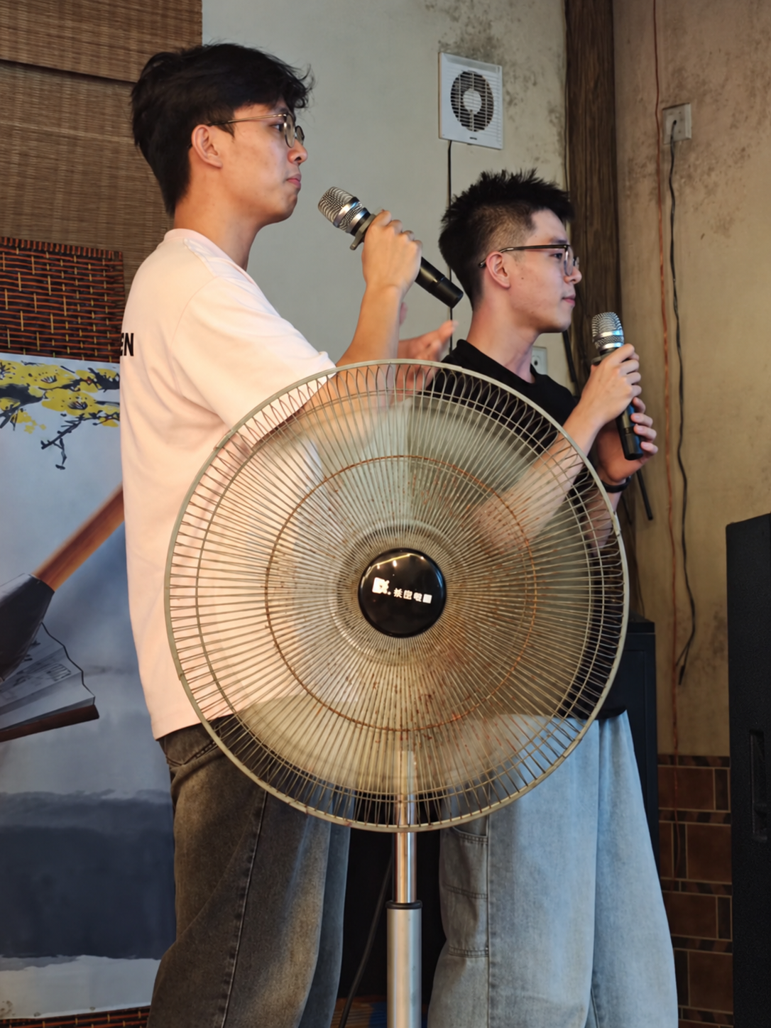 图1 同学合唱